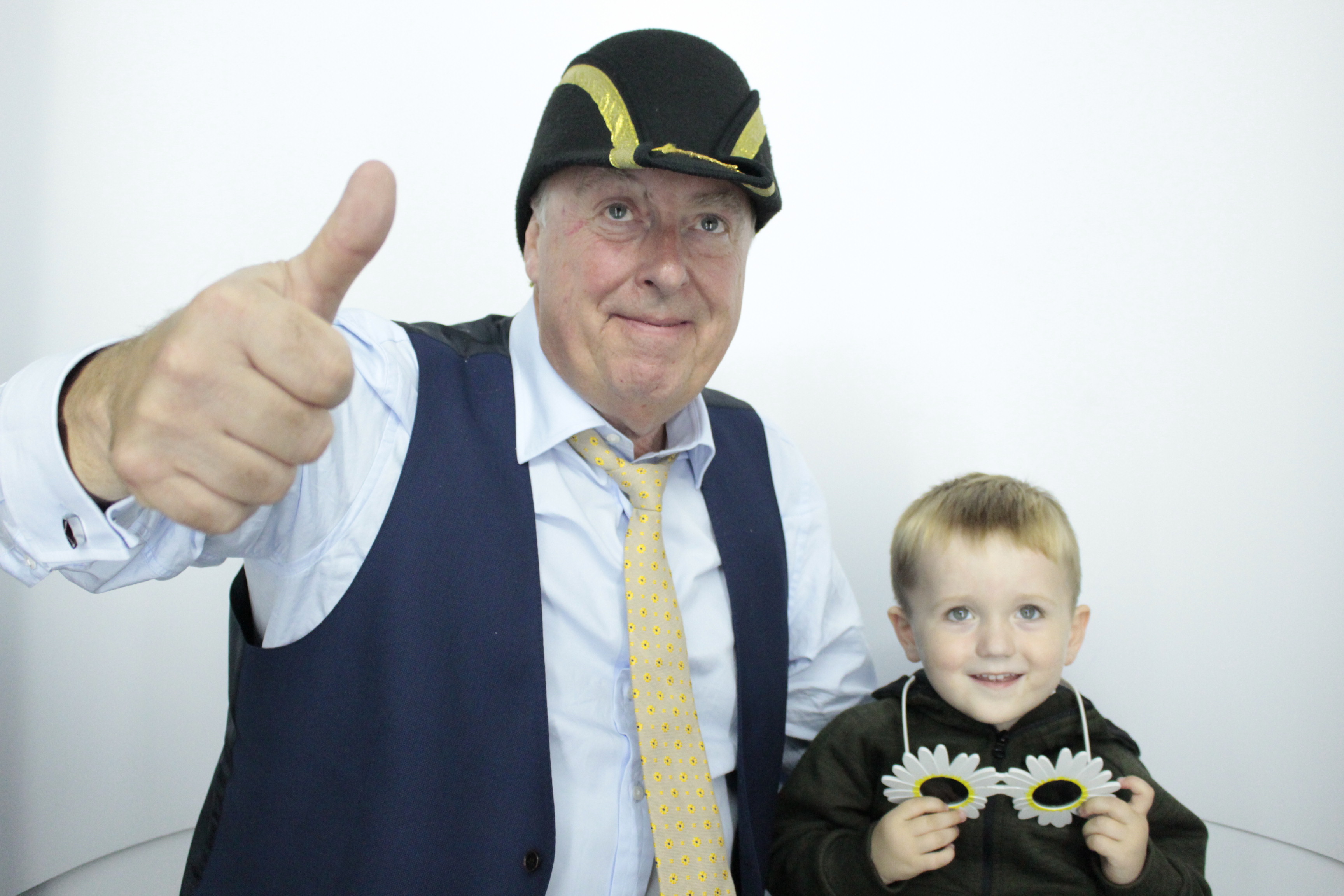 Louise & Dan's Big Day | View more photos from the event at gallery.myphotoboothexperience.co.uk/u/MyPhotoBoothExperienceLtd/Louise-Dans-Big-Day